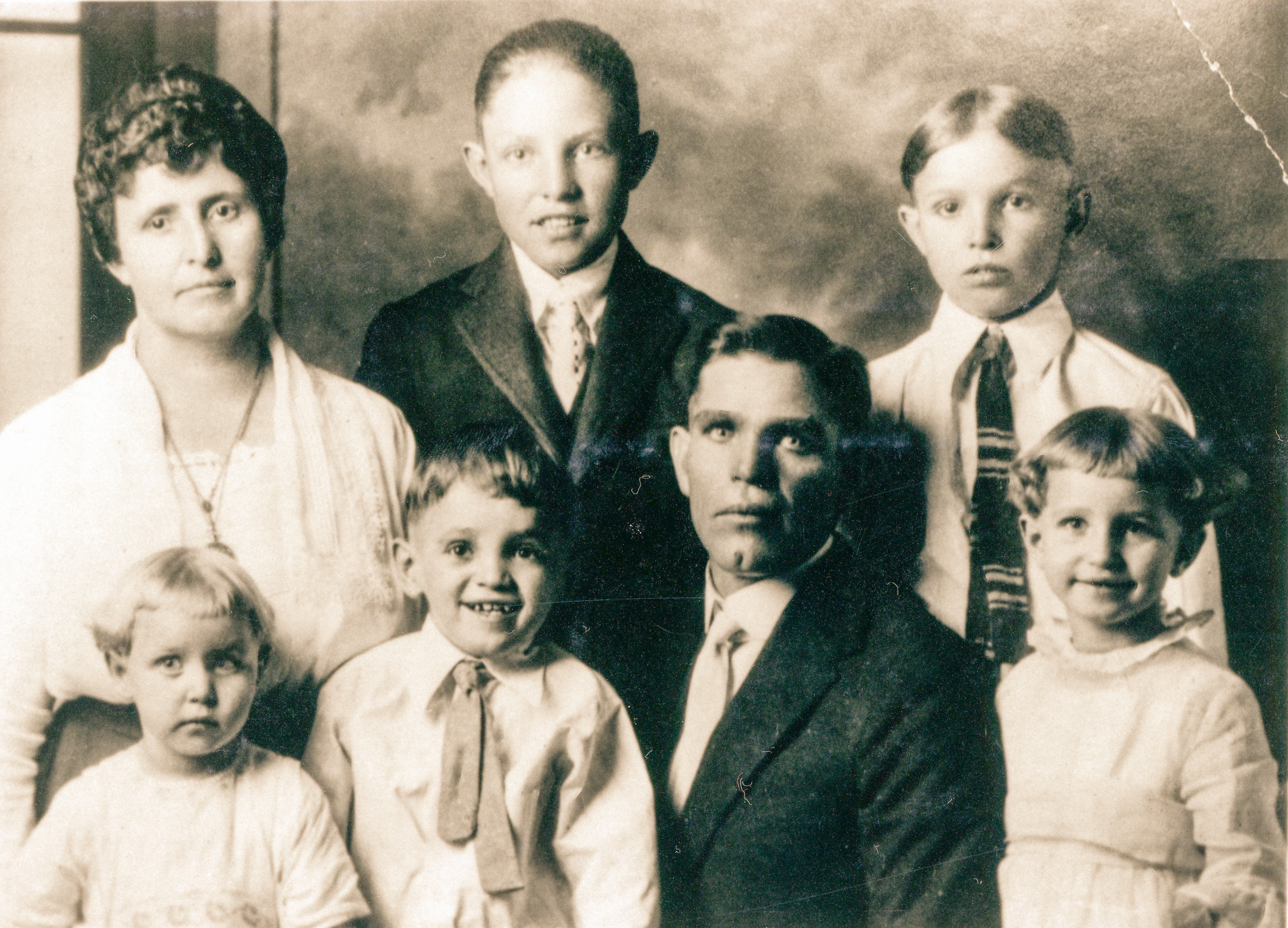 JosephLeonaWilcoxFamily099_edited